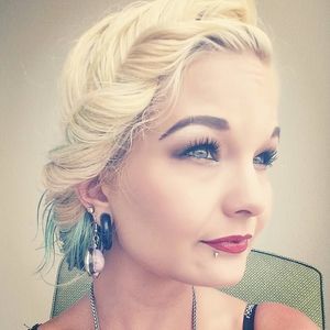 Meet your Posher, Mallory